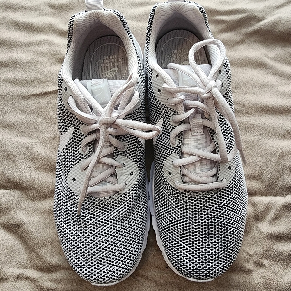 Womens Nike Air Tennis Shoes